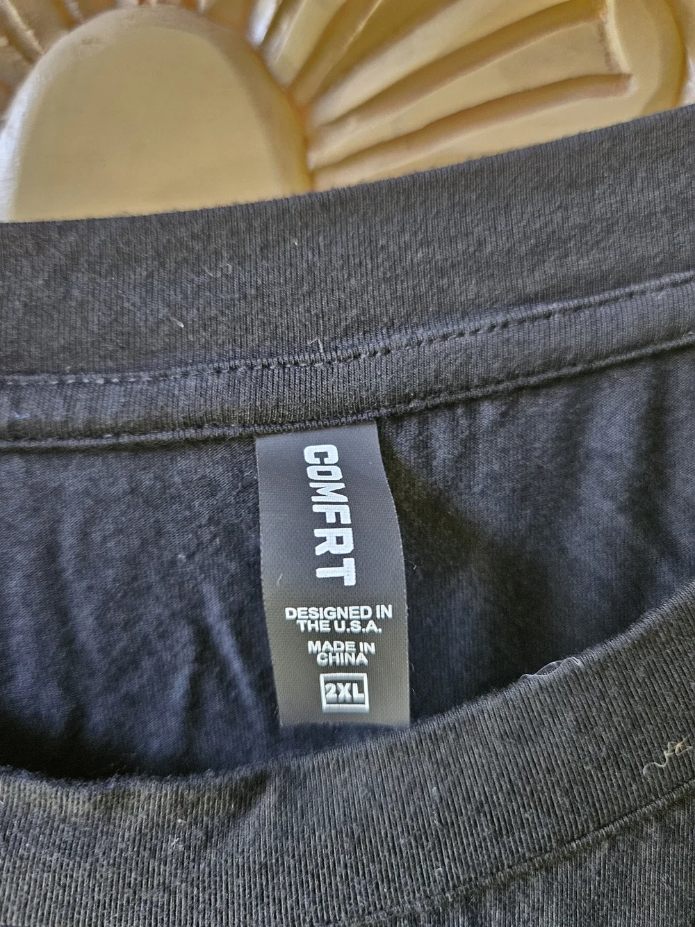 *Sold* Comfrt Women's Black Short Sleeve Crew Neck Tee - Picture 3 of 3